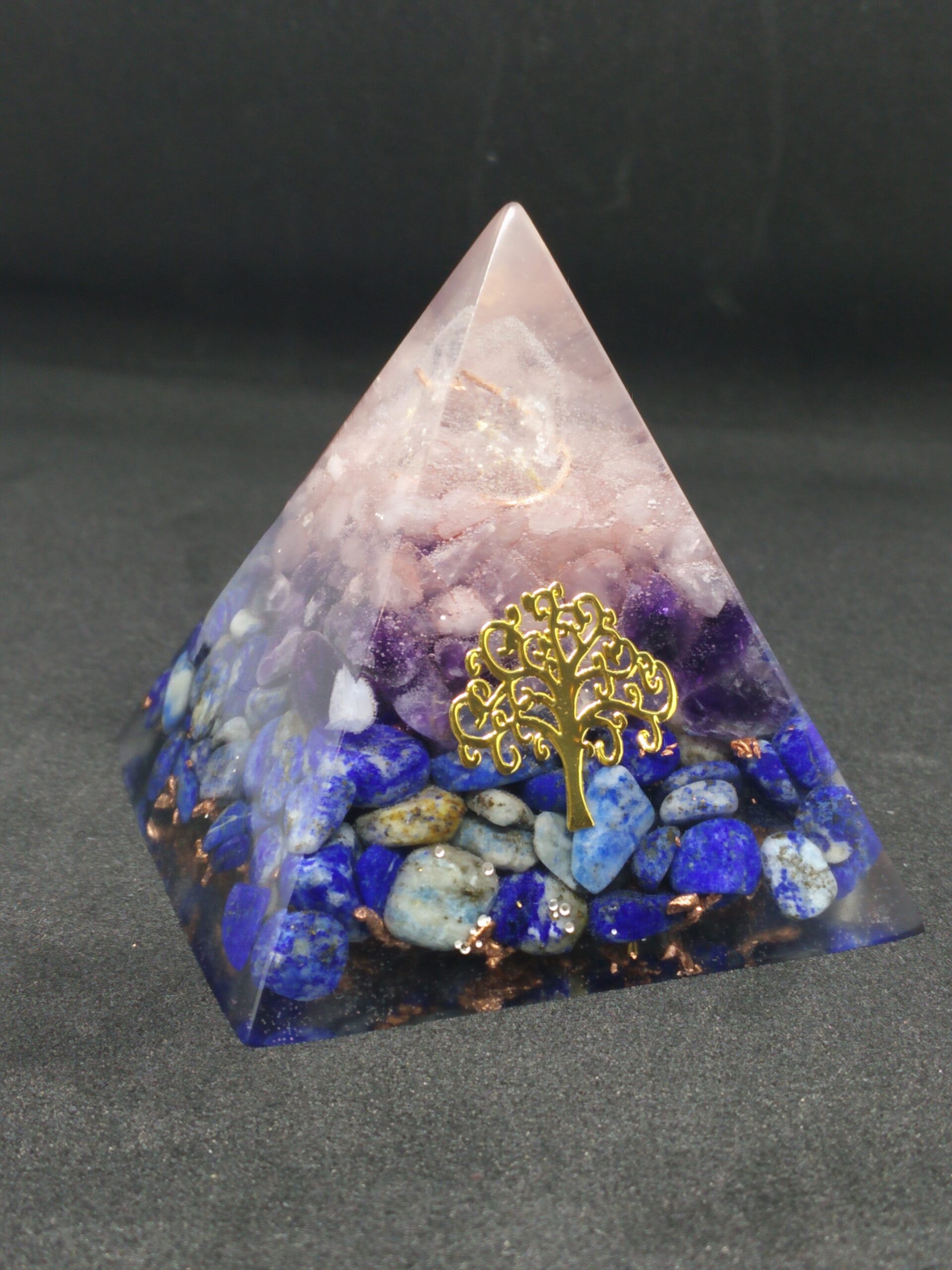 Orgonite pyramide "protection"