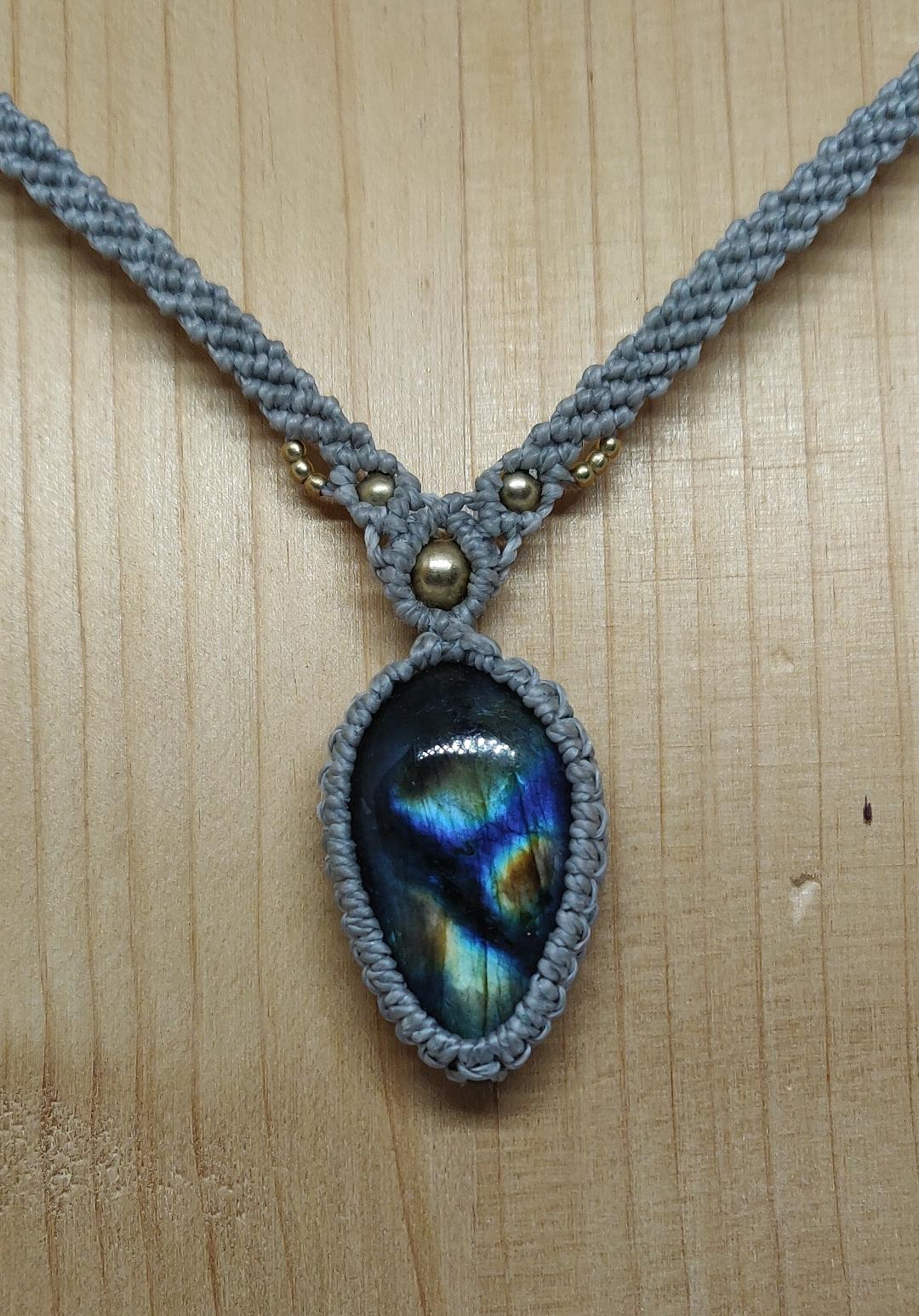 Collier micro-macramé "Magena"