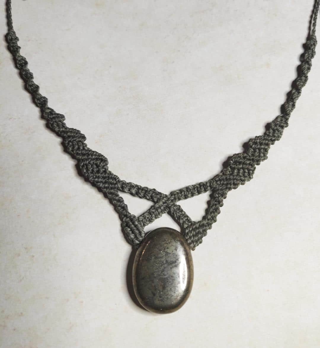 Collier micro-macramé "Mahasu"