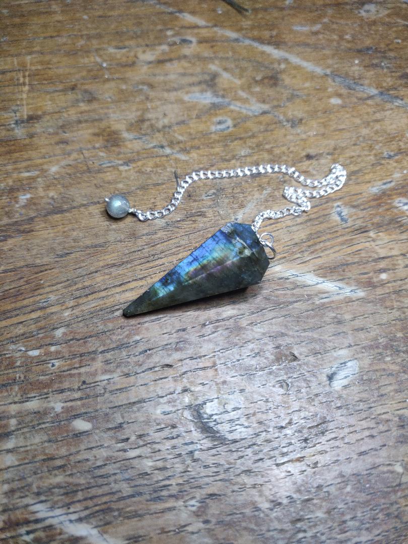 Pendule en pierre naturelle de labradorite