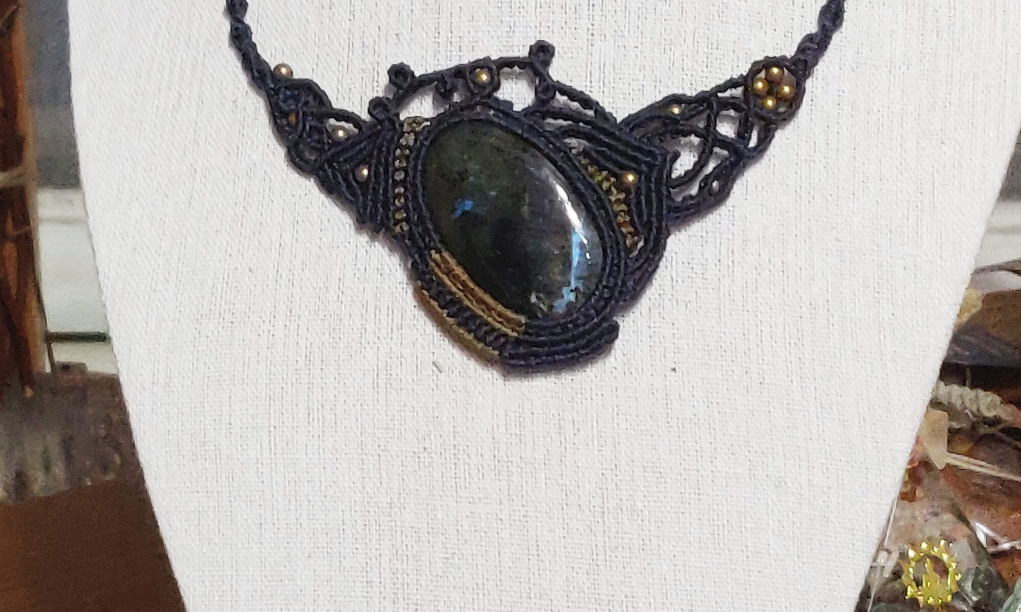 Collier micro-macramé "Isaroq"
